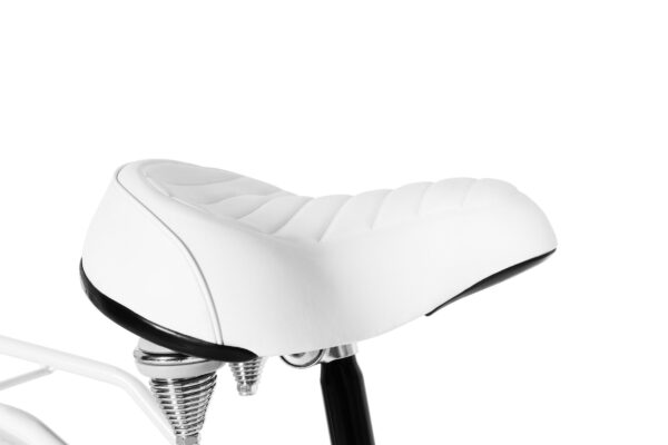 Vit cykelsadel med fjädring och svart detalj.