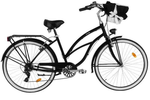 Svart damcykel med korg och vit sadel.