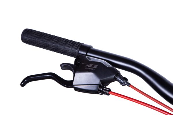 Cykelstyre med bromshandtag och vajer