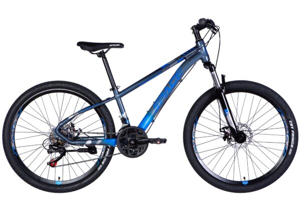 Modrý horský bicykel s širokými pneumatikami.
