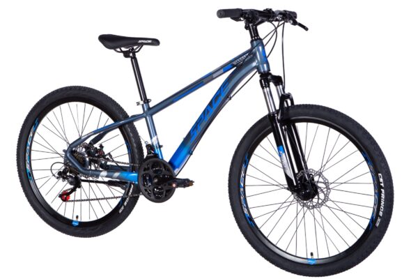 Modrý horský bicykel so širšími pneumatikami