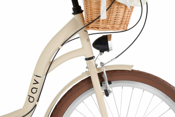 Cykel med korg och brun däck