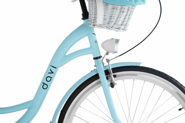 Blå cykel med korg och lampa fram