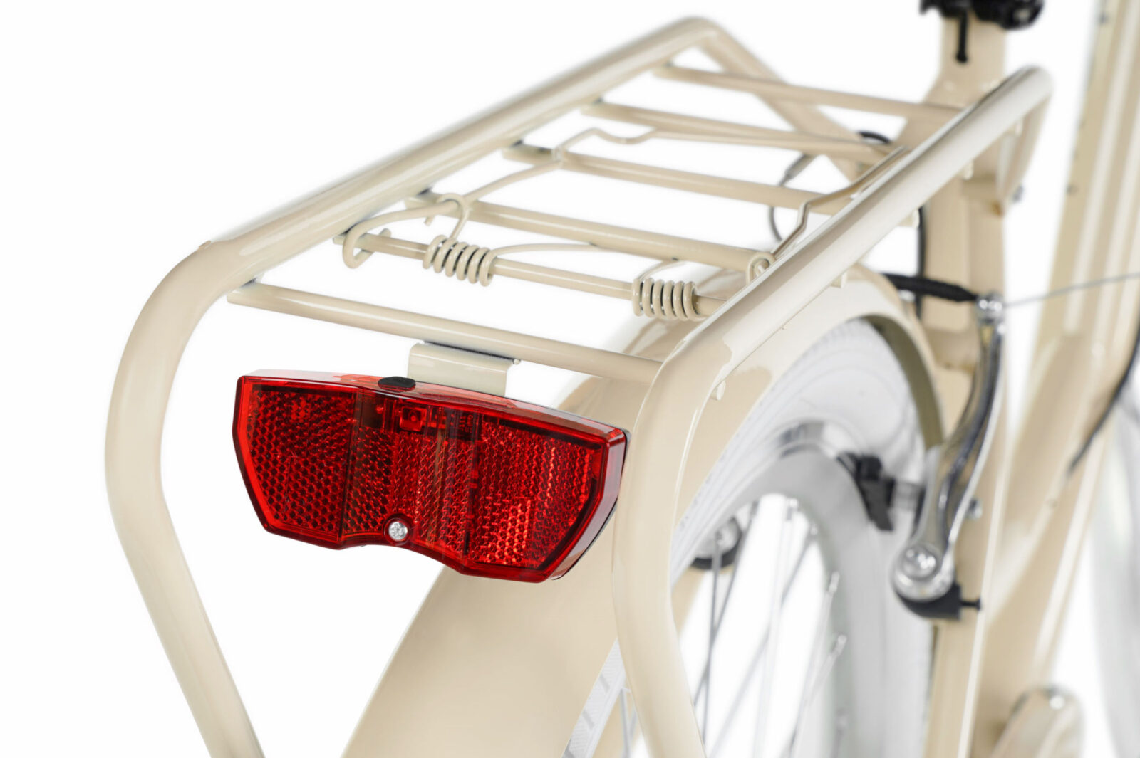 Cykel bakljus och pakethållare närbild.