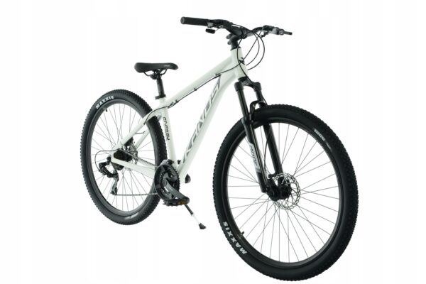 Vit mountainbike med robust design